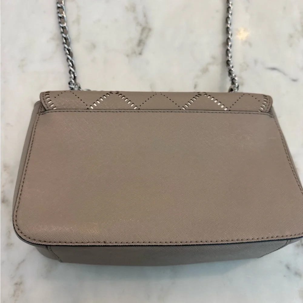 TORY BURCH Robinson Crosshatch Leather French Gray Adjustable Chain Strap - Picture 3 of 5